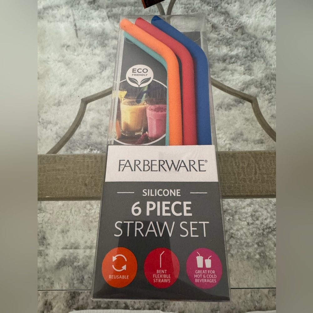 Farberware Silicone 6 Straw Set in Blue, Orange, Red, Teal, Pink